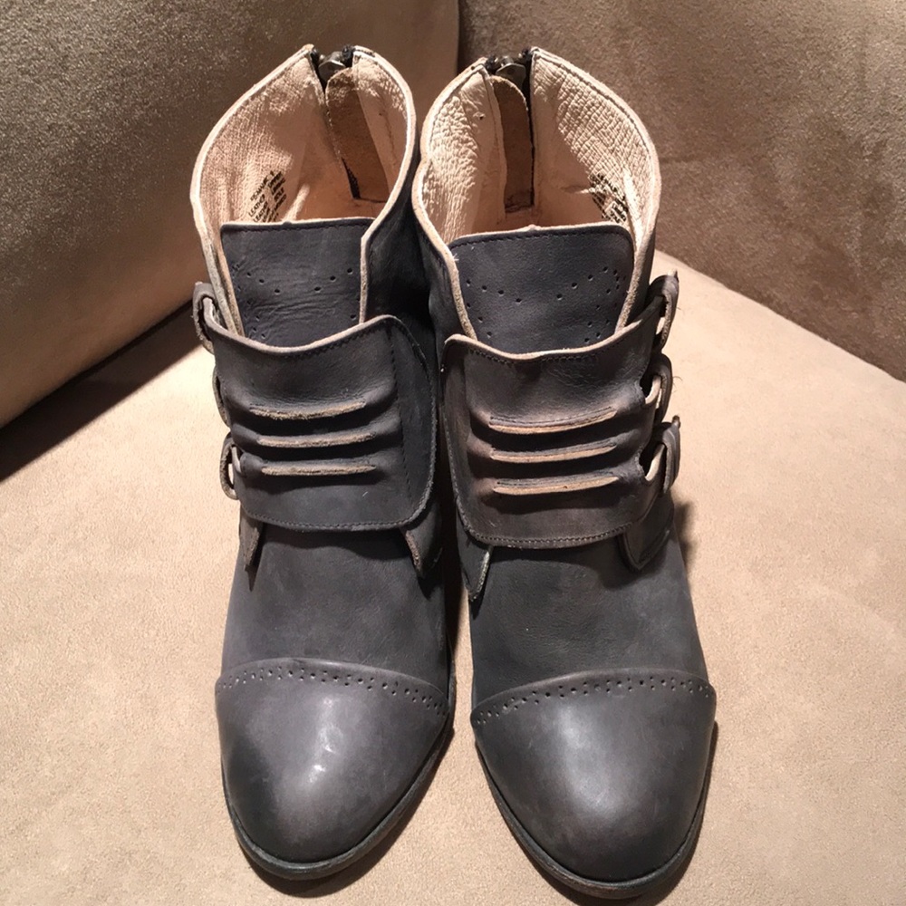 Free bird by Steve Madden booties